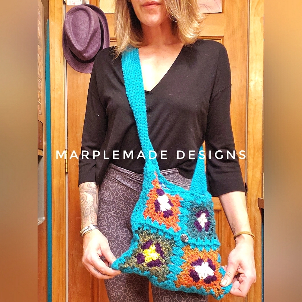 NWT 💜LINED crossbody granny square💜MarpleMade Designs 💜 acrylic LINED/